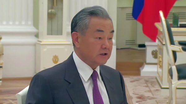Сотрудничество Китая и России не направлено против третьих стран, подчеркнул глава МИД КНР Ван И на встрече с Путиным - Sputnik Армения