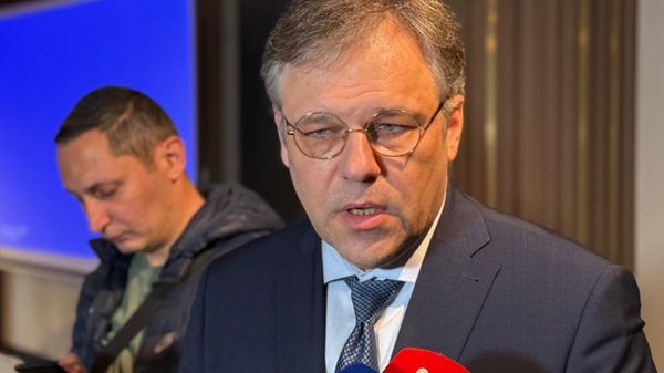 Посол по особым поручениям МИД РФ Родион Мирошник на экспертной дискуссии, организованной Армянским институтом исследований (APRI) совместно с Российским центром науки и культуры в Армении (2 апреля 2025). Еревaн - Sputnik Армения