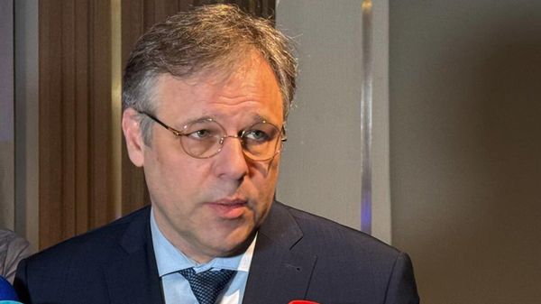 Посол по особым поручениям МИД РФ Родион Мирошник на экспертной дискуссии, организованной Армянским институтом исследований (APRI) совместно с Российским центром науки и культуры в Армении (2 апреля 2025). Еревaн - Sputnik Армения