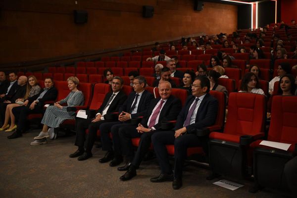 Открытие Фестиваля российского кино Армения 2025 (4 апреля 2025). Еревaн Открытие Фестиваля российского кино Армения 2025 (4 апреля 2025). Еревaн - Sputnik Армения