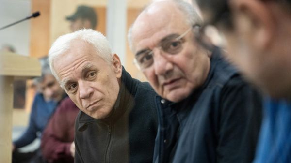 Кадры суда над армянскими пленными в Баку
 - Sputnik Армения