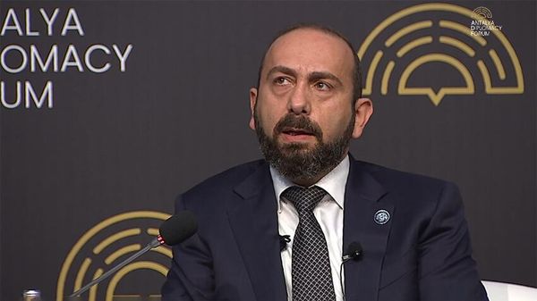 Министр иностранных дел Армении Арарат Мирзоян на панельной дискуссии в рамках Анталийского дипломатического форума (12 апреля 2025). Анталья - Sputnik Армения