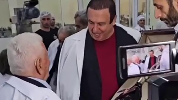 Гагик Царукян выпустил коньяк, посвященный 80-летию Победы в Великой Отечественной войны - Sputnik Армения