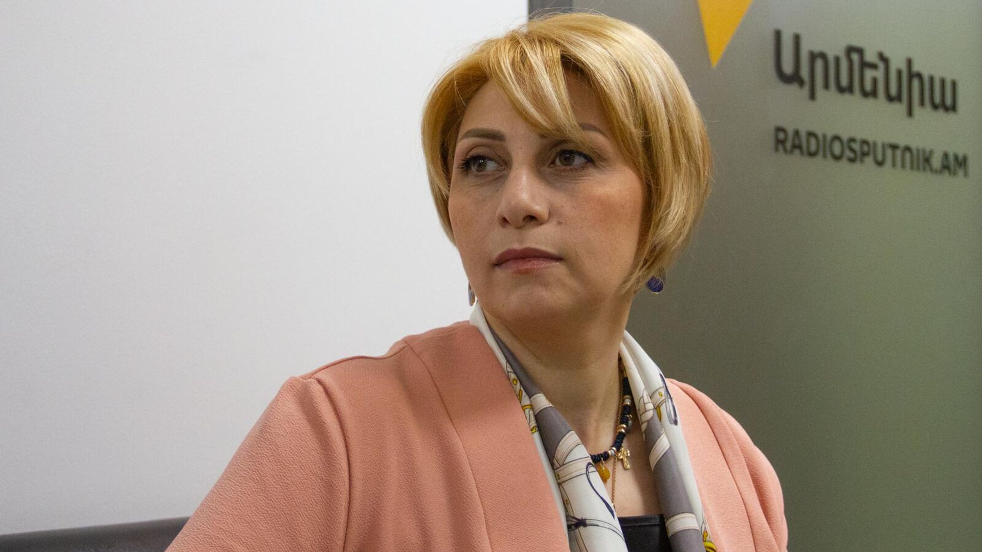 Заместитель председателя Конфедерации профсоюзов Армении Тируи Назаретян в гостях радио Sputnik Заместитель председателя Конфедерации профсоюзов Армении Тируи Назаретян в гостях радио Sputnik - Sputnik Армения, 1920, 22.04.2025
