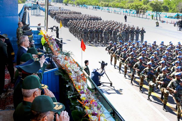 Военнослужащие сухопутных войск, военно-морских сил, военно-воздушных сил и сил специального назначения - Sputnik Армения