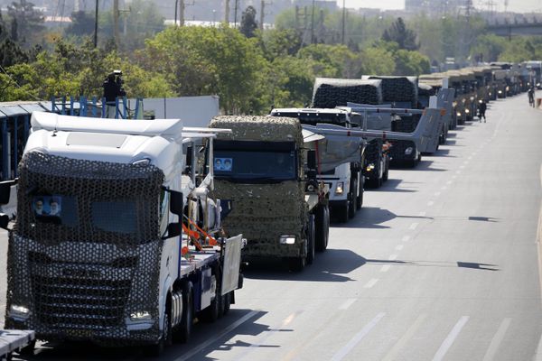 Военнослужащие сухопутных войск, военно-морских сил, военно-воздушных сил и сил специального назначения Ирана - Sputnik Армения