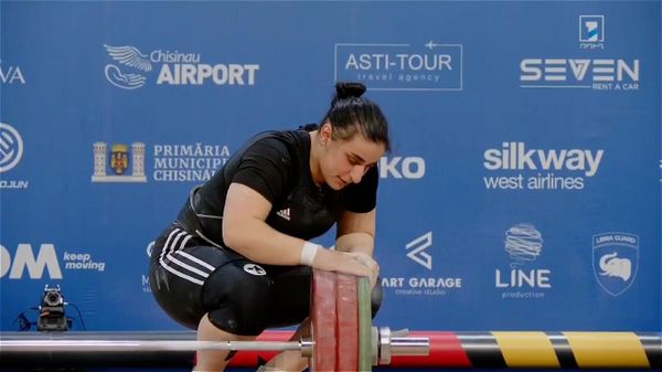 Армянская спортсменка Лиана Гюрджян (87 кг) стала вице-чемпионкой Европы по тяжелой атлетике в Кишиневе - Sputnik Армения