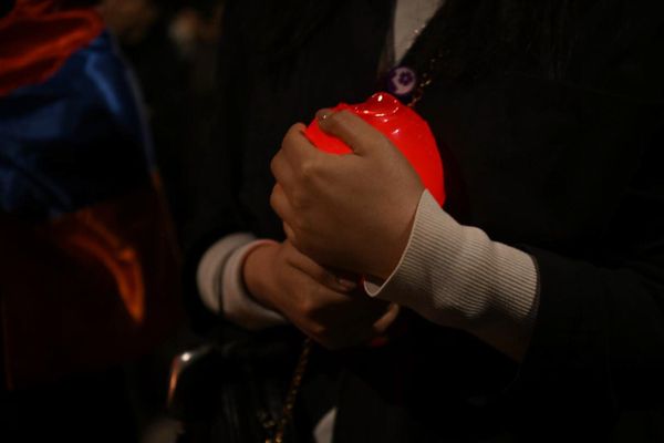 Участники факельного шествия направляются в Цицернакаберд  - Sputnik Армения