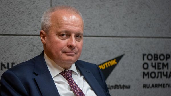 Посол РФ в Армении Сергей Копыркин в гостях радио Sputnik - Sputnik Армения