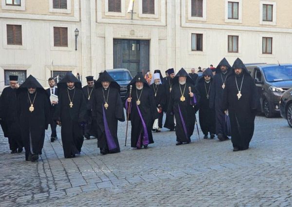 Католикос всех армян Гарегин II принял участие в церемониях прощания и похорон папы Франциска  - Sputnik Армения