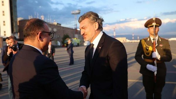 Президент Грузии Михаил Кавелашвили прибыл в Армению (28 апреля 2025). Ереван - Sputnik Армения
