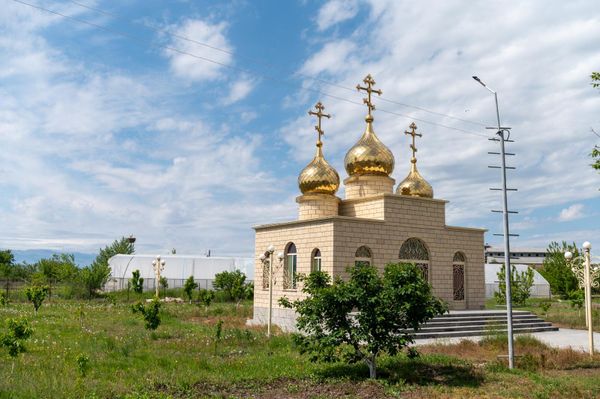 Православная церковь в селе Ерасхаун, построенная езидом-огнепоклонником - Sputnik Армения
