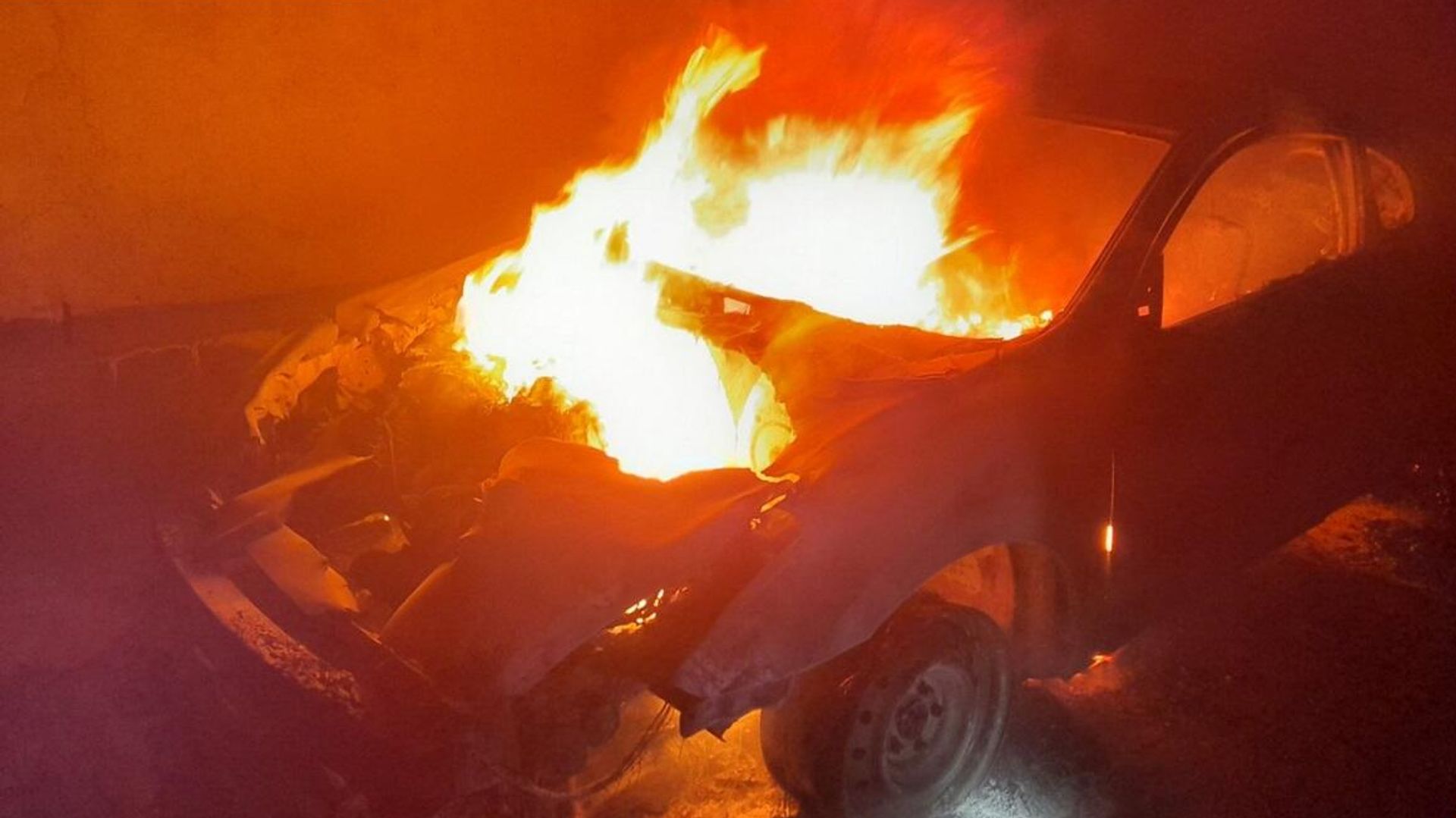 Горящий автомобиль в тоннеле на трассе Ванадзор-Степанаван (5 мая 2025). Лори - Sputnik Армения, 1920, 05.05.2025