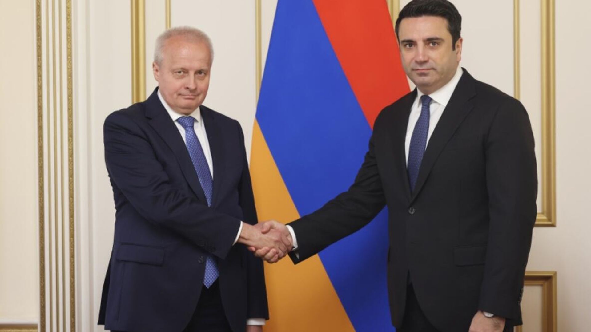 Ալեն Սիմոնյանն ընդունել է Հայաստանում ՌԴ դեսպան Սերգեյ Կոպիրկինին - Sputnik Արմենիա, 1920, 05.05.2025