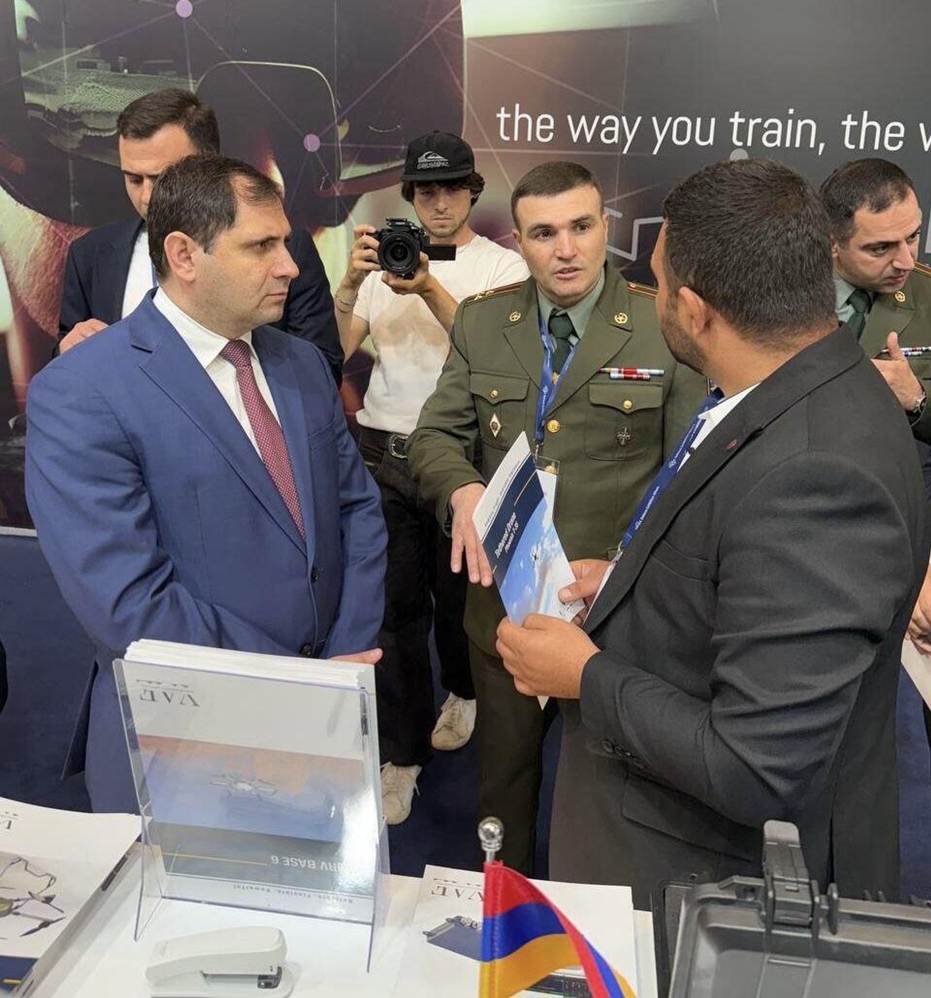 В рамках рабочего визита в Грецию министр обороны Сурен Папикян принял участие в торжественной церемонии открытия международной оборонной выставки DEFEA-2025 (6 мая 2025). Афины - Sputnik Արմենիա, 1920, 06.05.2025