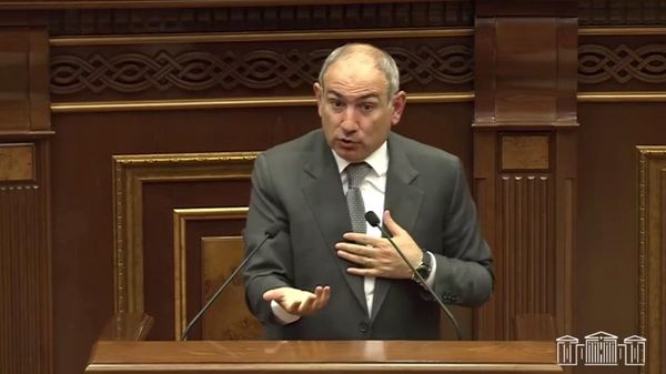 Премьер-министр Никол Пашинян на заседании Национального собрания (7 мая 2025). Еревaн - Sputnik Армения