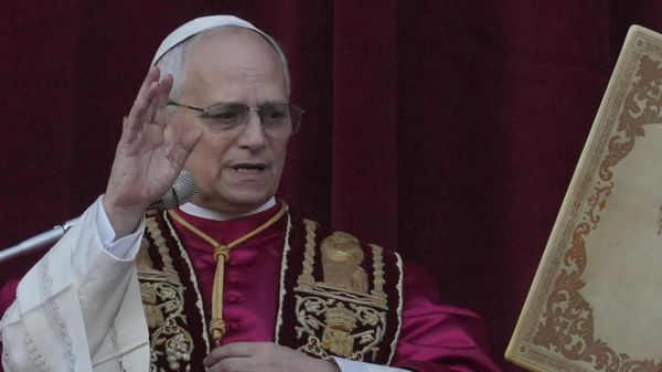 Новым папой Римским избран кардинал Роберт Прево из США - он принял имя Лев XIV (8 мая 2025). Ватикан - Sputnik Армения