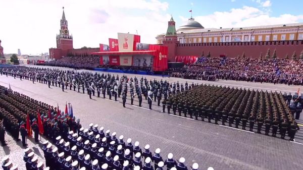 Путин объявил минуту молчания на Красной площади - Sputnik Армения