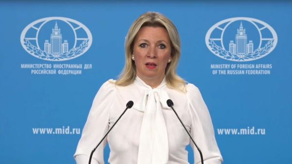 Официальный представитель МИД России Мария Захарова проводит еженедельный брифинг (15 мая 2025). Москва - Sputnik Армения