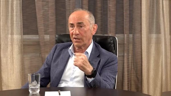Роберт Кочарян рассказал о разговоре с Саргсяном в дни бархатной революции в Ереване - Sputnik Армения