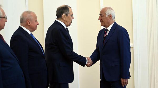Президент Ваагн Хачатурян принял главу МИД РФ Сергея Лаврова (21 мая 2025). Еревaн - Sputnik Армения