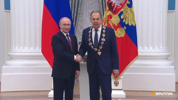 Путин наградил главу МИД РФ Лаврова высшей наградой России — орденом Святого Андрея Первозванного - Sputnik Արմենիա