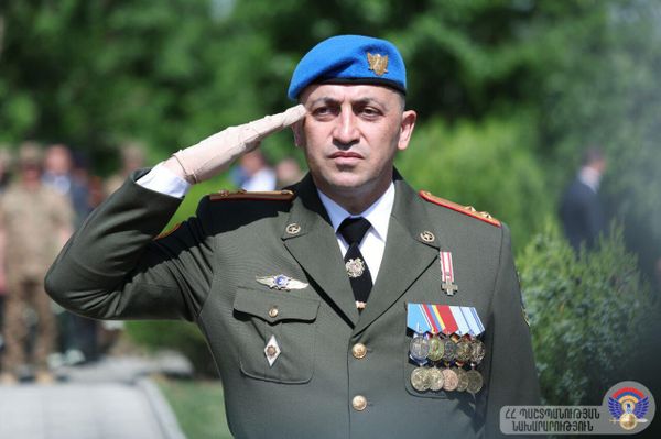 Министр обороны Сурен Папикян в сопровождении ряда высокопоставленных военных посетил бригаду миротворческих сил, принял участие в торжественной церемонии, посвященной Международному дню Миротворца (29 мая 2025). Еревaн - Sputnik Армения