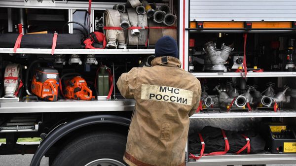 Сотрудник МЧС РФ - Sputnik Армения