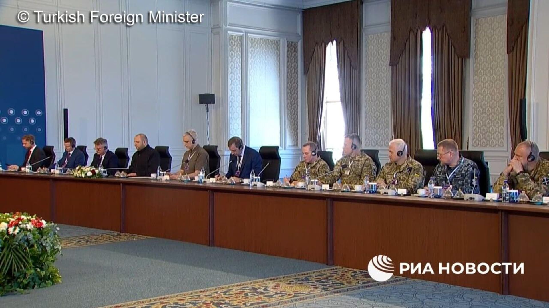 Украинская делегация во время второго раунда переговоров России и Украины (2 июня 2025). Стамбул - Sputnik Արմենիա, 1920, 02.06.2025