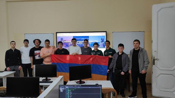 Представители Армении завоевали 1 серебряную и 3 бронзовые медали на 19-й международной онлайн-олимпиаде по информатике стран Азии и Тихого океана (APIO) - Sputnik Армения