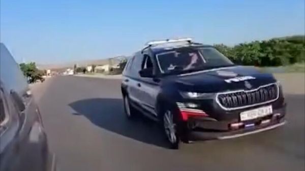Видео ДТП в Араратской области с участием автомобиля патрульной службы - Sputnik Армения