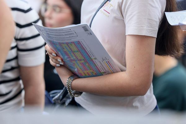 Մեկնարկել է բուհերի ընդունելության միասնական քննությունների հիմնական փուլը Մեկնարկել է բուհերի ընդունելության միասնական քննությունների հիմնական փուլը - Sputnik Արմենիա