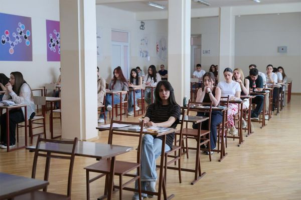 Մեկնարկել է բուհերի ընդունելության միասնական քննությունների հիմնական փուլը Մեկնարկել է բուհերի ընդունելության միասնական քննությունների հիմնական փուլը - Sputnik Արմենիա