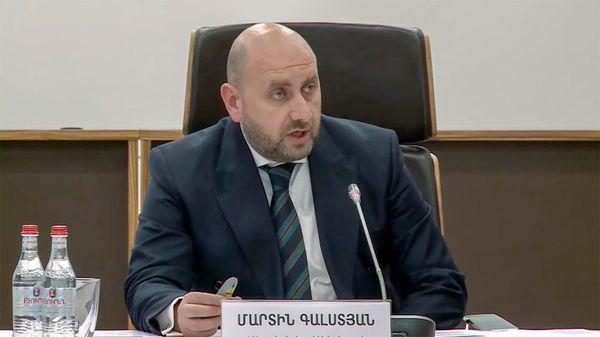 Пресс-конференция председателя ЦБА Мартина Галстяна (10 июня 2025). Еревaн - Sputnik Армения