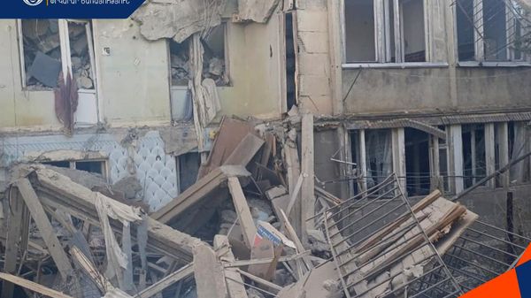 Последствия взрыва в жилом здании в Чамбараке (11 июня 2025). Гегаркуник - Sputnik Армения
