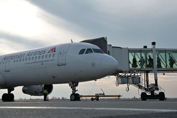 Самолет авиакомпании Armenian Airlines в аэропорту Звартноц  - Sputnik Армения