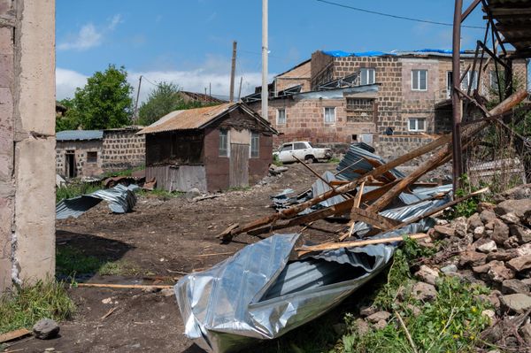 Последствия сильного ветра в Апаране - Sputnik Армения