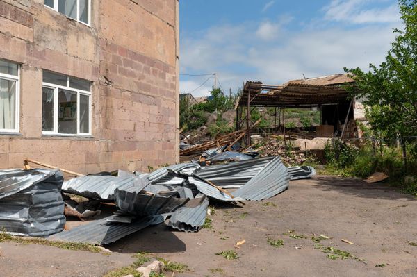 Последствия сильного ветра в Апаране - Sputnik Армения