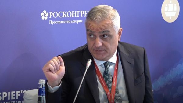 Вице-премьер Мгер Григорян на панельной сессии ПМЭФ (20 июня 2025). Санкт-Петербург Вице-премьер Мгер Григорян на панельной сессии ПМЭФ (20 июня 2025). Санкт-Петербург - Sputnik Армения