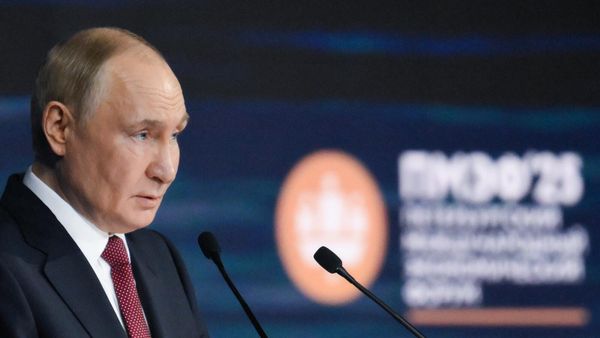 Президент РФ Владимир Путин - Sputnik Армения