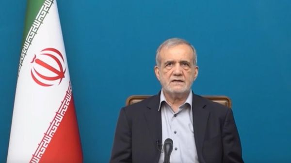 Президент Ирана Масуд Пезешкиан принимает участие в заседании Высшего Евразийского экономического совета по видеосвязи (27 июня 2025). Минск - Sputnik Армения