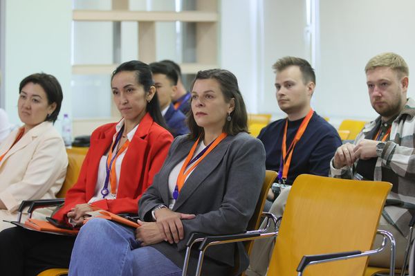 Участники проекта SputnikPro на Зубовском пообщались с ведущими специалистами Sputnik и РИА Новости. Участники проекта SputnikPro на Зубовском пообщались с ведущими специалистами Sputnik и РИА Новости. - Sputnik Армения