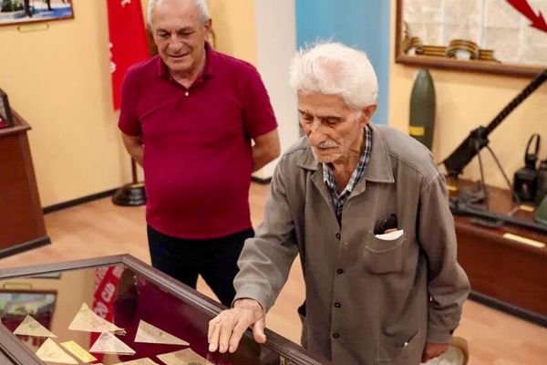 Экскурсия 99-летнего ветерана ВОВ Михаила Саакяна по 102-ой российской военной базе в Гюмри - Sputnik Армения