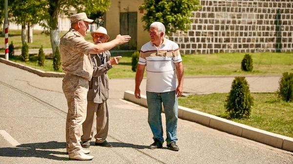 Экскурсия 99-летнего ветерана ВОВ Михаила Саакяна по 102-ой российской военной базе в Гюмри - Sputnik Армения