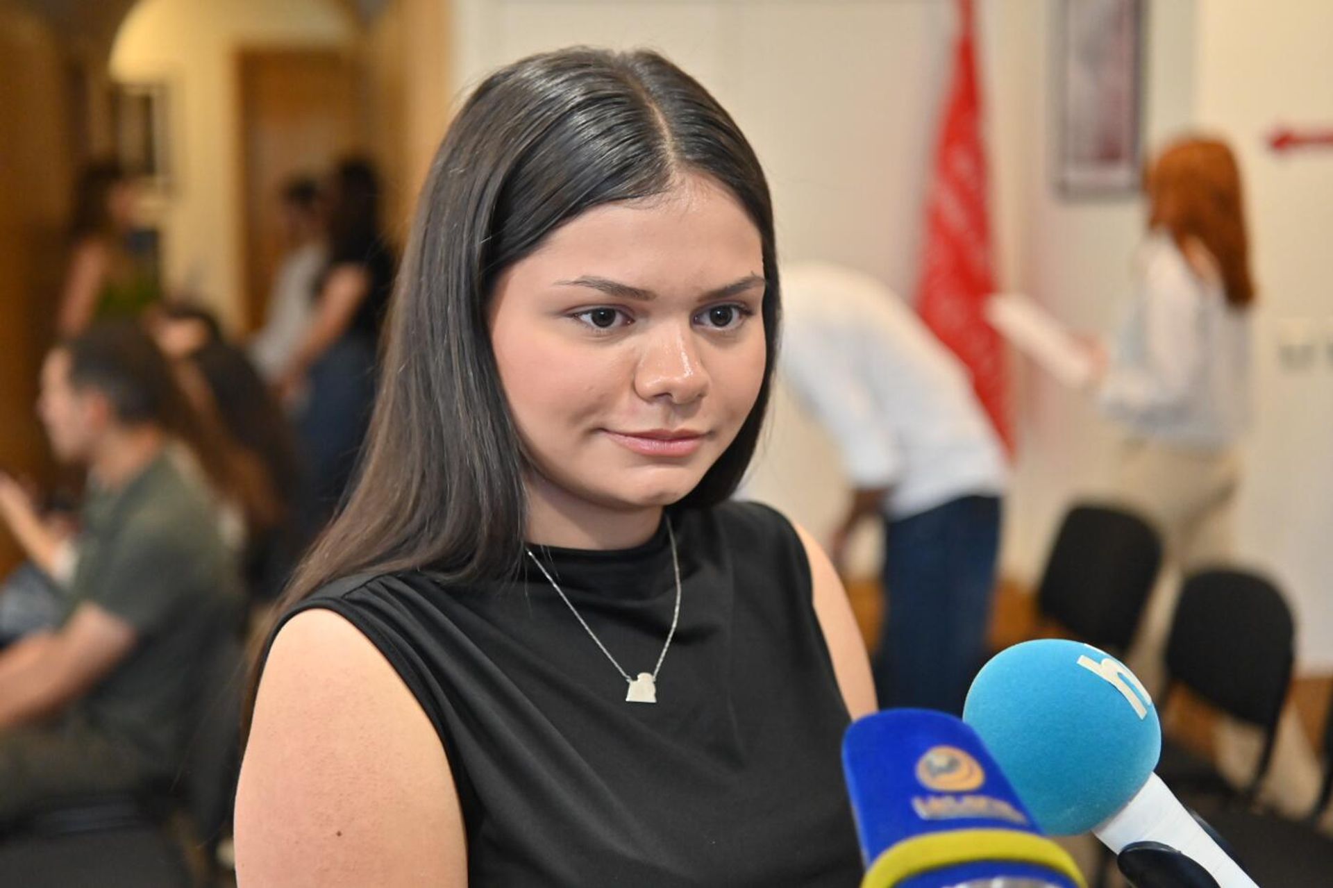 Сестра Арена Назаряна Анна отвечает на вопросы журналистов на церемонии вручения награды Всероссийской общественно-государственной инициативы Горячее сердце (10 июля 2025). Еревaн - Sputnik Արմենիա, 1920, 10.07.2025