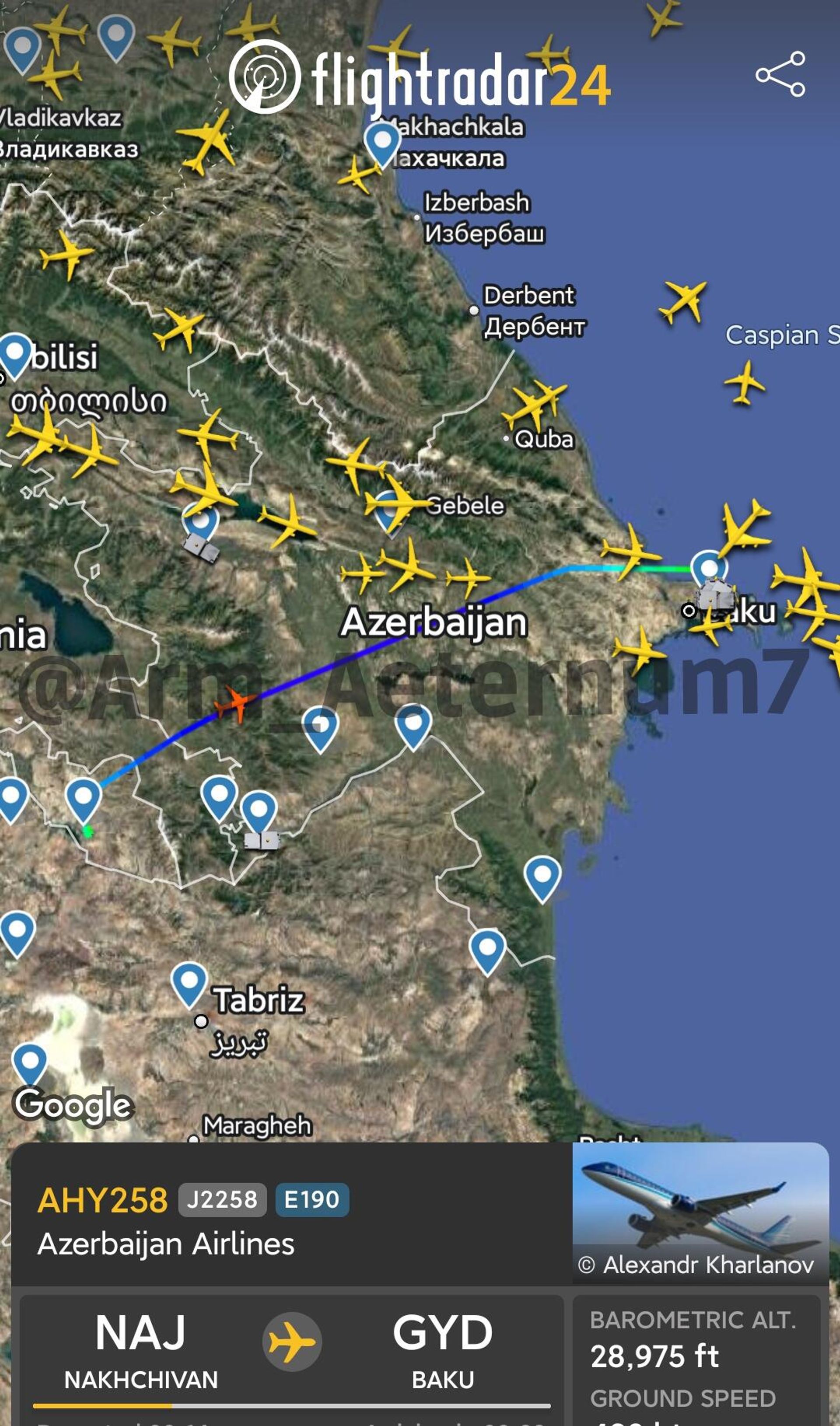 Нестандартный маршрут Нахиджеван-Баку самолета Azerbaijan Ailines через воздушное пространство Армении - Sputnik Армения, 1920, 11.07.2025
