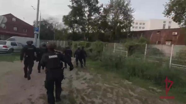 Более 500 мигрантов проверили силовики в ходе рейда в подмосковной Балашихе, выявили 150 нарушителей миграционного закона, сообщила пресс-служба Росгвардии. - Sputnik Армения