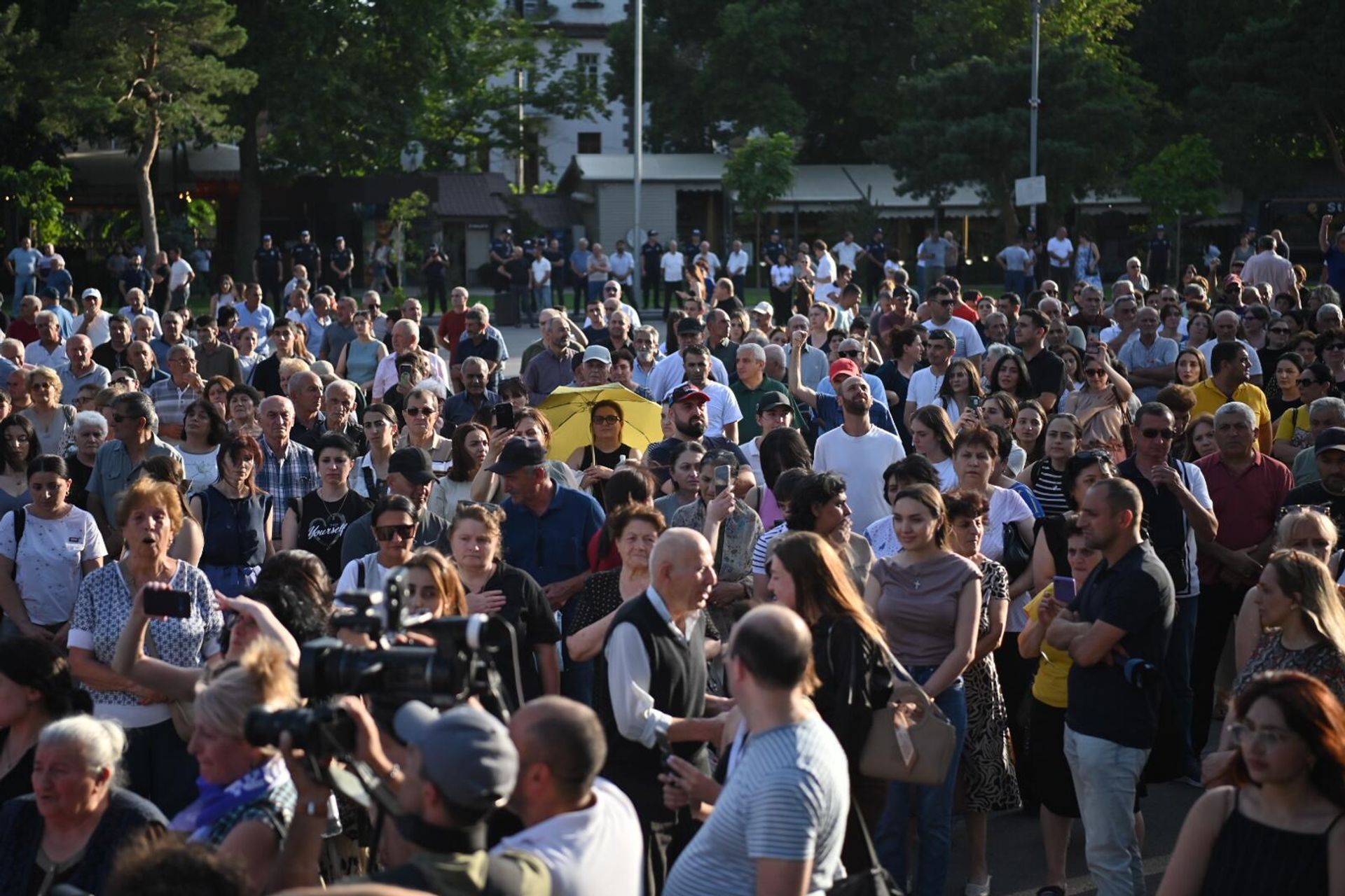Митинг арцахцев на площади Свободы (12 июля 2025). Еревaн - Sputnik Армения, 1920, 12.07.2025
