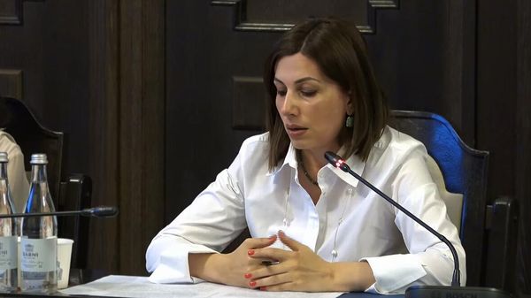 Министр здравоохранения Анаит Аванесян во время очередного заседания правительства (24 июля 2025). Еревaн - Sputnik Армения