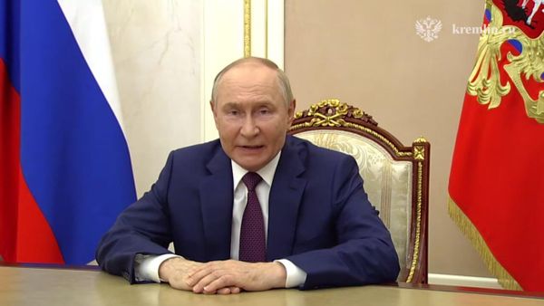 Путин поздравил военнослужащих, ветеранов и граждан страны с Днем Военно-морского флота
 - Sputnik Армения